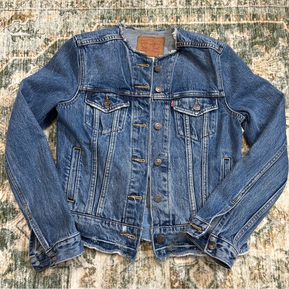 Levi's Jackets & Blazers - Levi's small raw hem no collar denim jacket